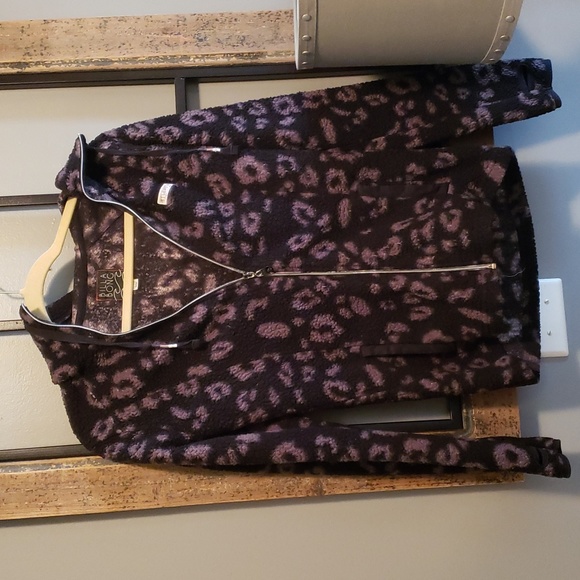 cute medium Billabong fluffy jacket - Picture 1 of 6